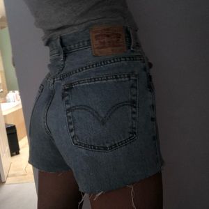 Levi Jean Shorts